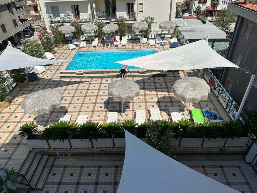 Hotel Costa Verde Pineto Luaran gambar