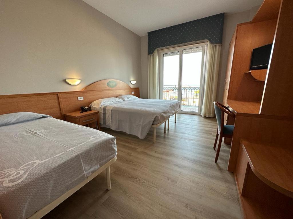 Hotel Costa Verde Pineto Luaran gambar