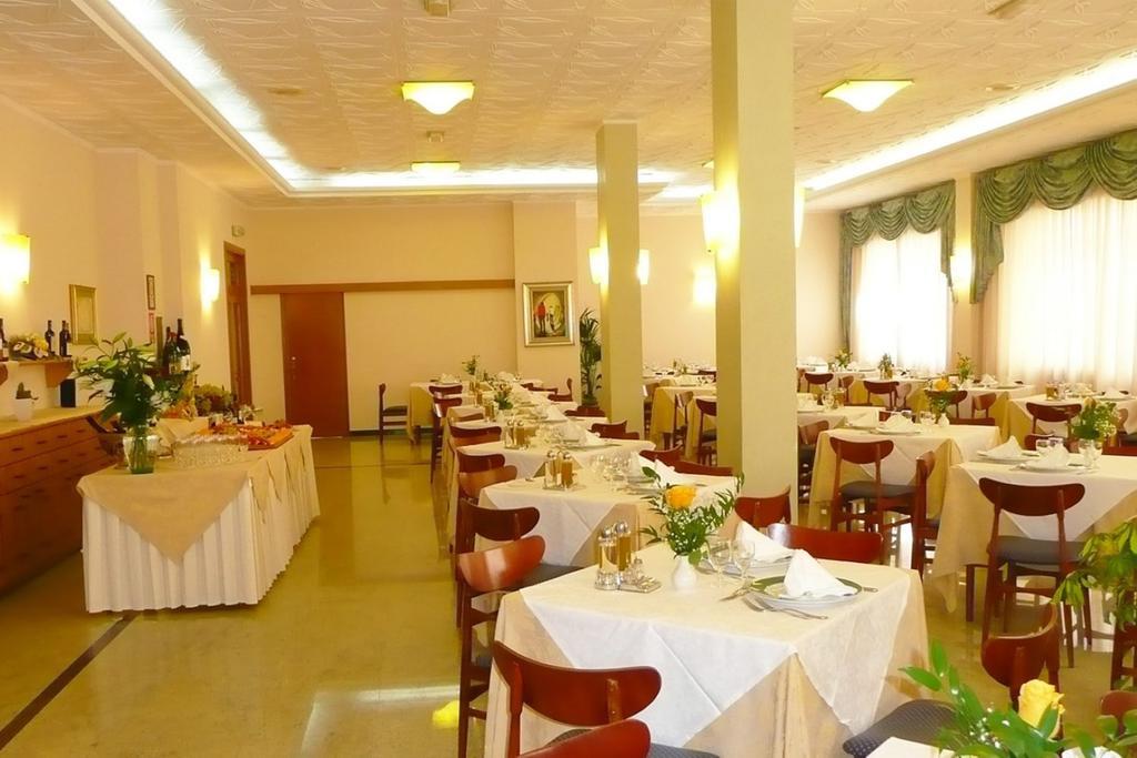Hotel Costa Verde Pineto Luaran gambar